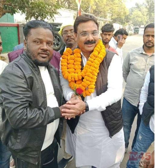 धनबाद पुलिस हाफ एनकाउंटर में नया खुलासा, प्रिंस खान के गुर्गे का राजनीतिक कनेक्शन