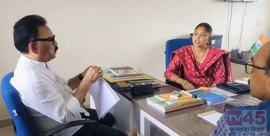 लोहरदगा एकलव्य विद्यालय: MP ने 4 हटाए गए कर्मचारियों की बहाली का दिया निर्देश