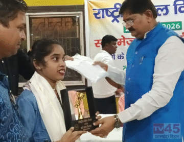 दिवस (Sports Day) के अवसर पर राज सिन्हा ने खेल में उत्कृष्ट प्रदर्शन करने वाले खिलाड़ियों को किया सम्मानित ।