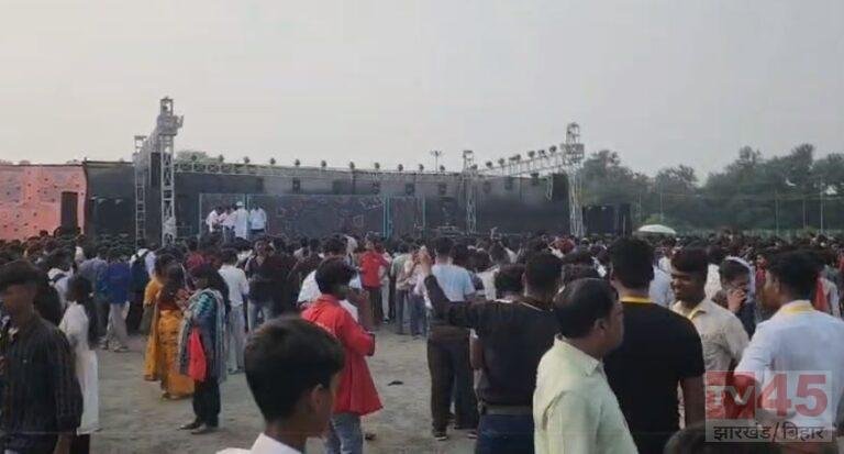 धनबाद: राजकीय शोक के बीच आर्यन केल्विन के कार्यक्रम में DJ पर रोक, गोल्फ ग्राउंड में उमड़ी हजारों की भीड़