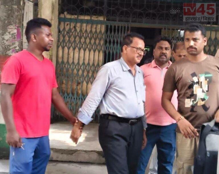 बोकारो: सीबीआई ने CCL के दो क्लर्क 18 हजार रुपये रिश्वत लेते गिरफ्तार