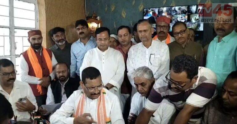 रांची के हरमू में डॉ. श्यामा प्रसाद मुखर्जी की प्रतिमा पर कालिख, भाजपा कार्यकर्ताओं के विरोध के बाद FIR दर्ज