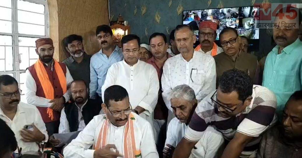 रांची के हरमू में डॉ. श्यामा प्रसाद मुखर्जी की प्रतिमा पर कालिख, भाजपा कार्यकर्ताओं के विरोध के बाद FIR दर्ज
