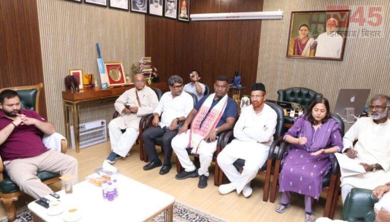 झारखंड में RJD संगठन को मजबूत करने की कवायद तेज, तेजस्वी यादव ने पटना में प्रमुख नेताओं के साथ की अहम बैठक