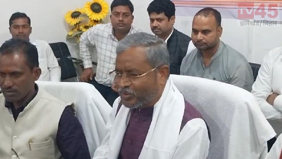BJP Vs Congress: लातेहार में बाबूलाल मरांडी का कांग्रेस और राहुल गांधी पर हमला