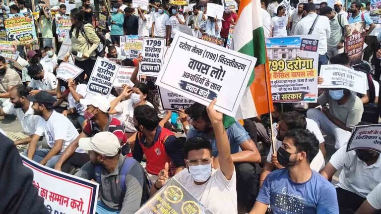 Bihar Daroga Protest: पटना में दरोगा अभ्यर्थियों का प्रदर्शन, कई अभ्यर्थी हिरासत में