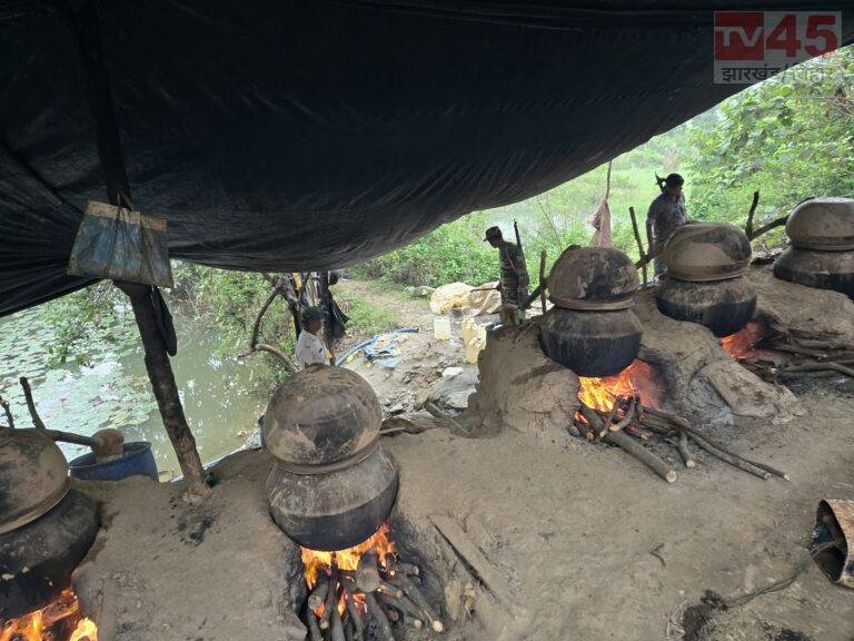 दुर्गा पूजा से पहले अवैध शराब के खिलाफ उत्पाद विभाग की बड़ी कार्रवाई, 200 लीटर चुलाई शराब जब्त
