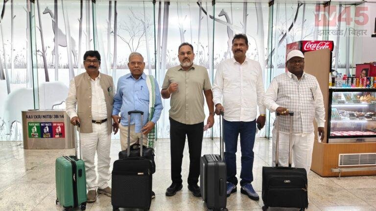 जगन्नाथपुर विधायक सह पश्चिमी सिंहभूम जिलाध्यक्ष सोनाराम सिंकु मंत्री व विधायकों के साथ हुए दिल्ली रवाना