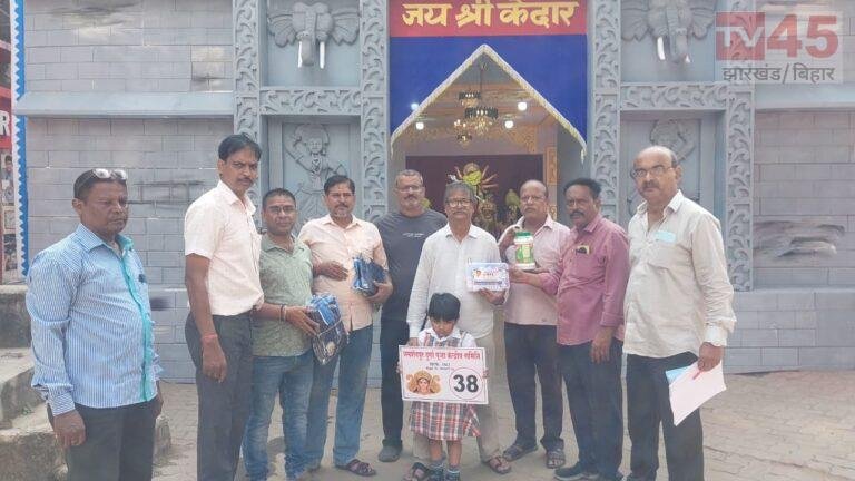 दुर्गा पूजा में विधायक संजीव सरदार की अनोखी पहल, 32 पूजा समितियों को मेडिकल फर्स्ट एड किट दे रहे विधायक