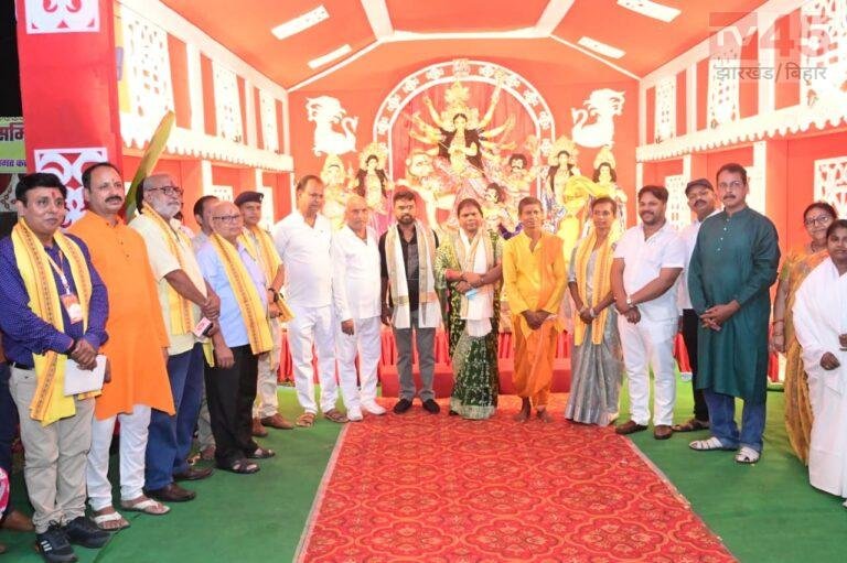 विधायक संजीव सरदार ने दर्जनों पूजा पंडालों का किया उद्घाटन