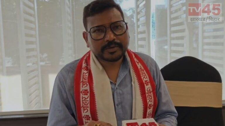 दुमका छात्रा हत्याकांड: पीड़ित परिवार से मिले सनातन मरांडी, सरकार और पुलिस प्रशासन की कार्यशैली पर उठाए सवाल